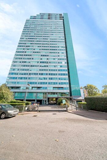 2 Bedroom Flat To Rent In Aragon Tower George Beard Road, London, SE8