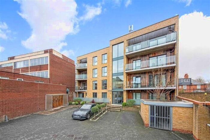 2 Bedroom Flat To Rent In St Peters Court, London, SE12