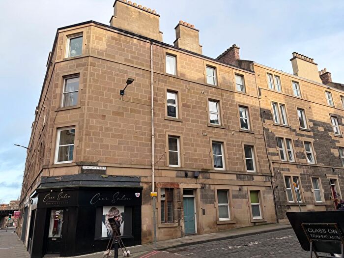 2 Bedroom Flat To Rent In Newton Street, Edinburgh, EH11