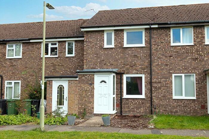 2 Bedroom End Of Terrace House For Sale In Shepherds Close, Grove, OX12