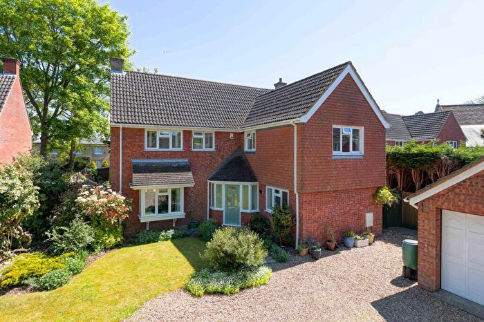 5 Bedroom Detached House For Sale In Rectory Close, Clifton, SG17