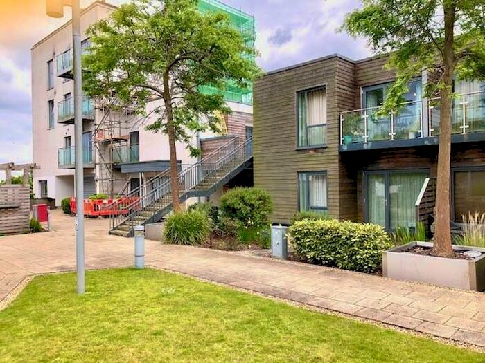 1 Bedroom Apartment To Rent In Park Way, Newbury, RG14