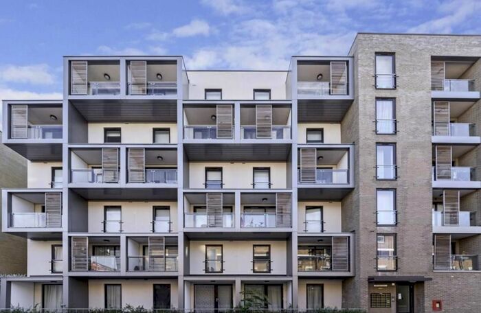 1 Bedroom Flat To Rent In Bow Common, Bow, London, E3