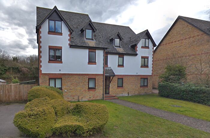 1 Bedroom Flat To Rent In Commonside Close, Sutton, SM2