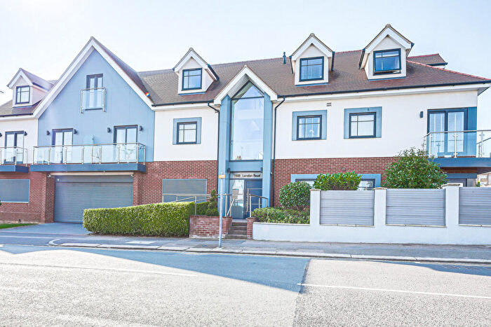 2 Bedroom Flat For Sale In London Road, Leigh-on-sea, SS9