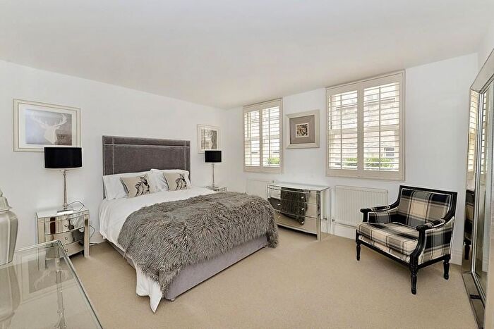 2 Bedroom Flat To Rent In Gloucester Crescent, London, NW1