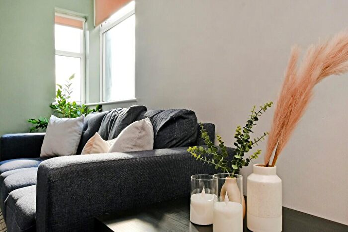 4 Bedroom Apartment To Rent In Broomgrove Apartments, Broomgrove Road, Sheffield, S10