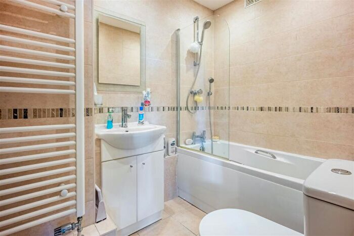 1 Bedroom Apartment For Sale In The Drive, Hove, BN3
