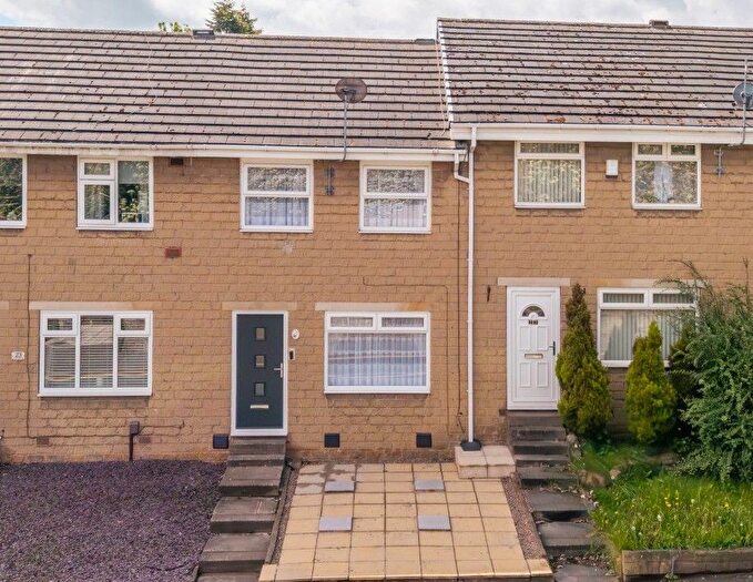 3 Bedroom Town House For Sale In Fountain Street, Leeds, LS27