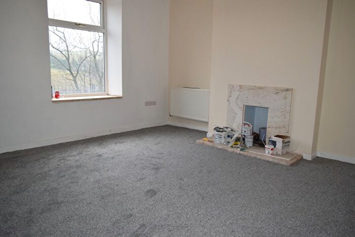 2 Bedroom Property To Rent In Hightown, Rossendale, BB4