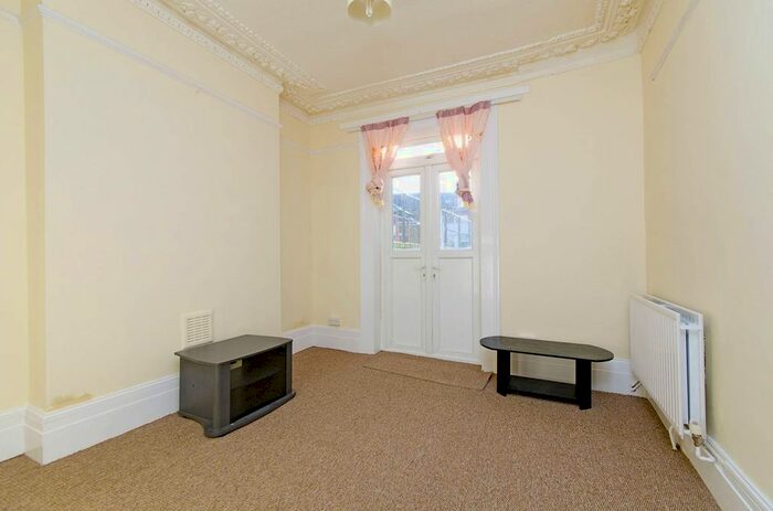 1 Bedroom Flat To Rent In Horsford Road, Brixton, London, SW2