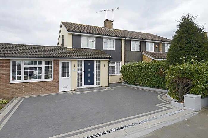 4 Bedroom Semi Detached House To Rent In Seacourt Road, Slough, SL3