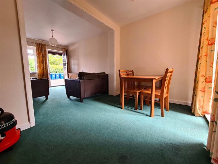 2 Bedroom Flat To Rent In A Milton Road, Cambridge, CB4