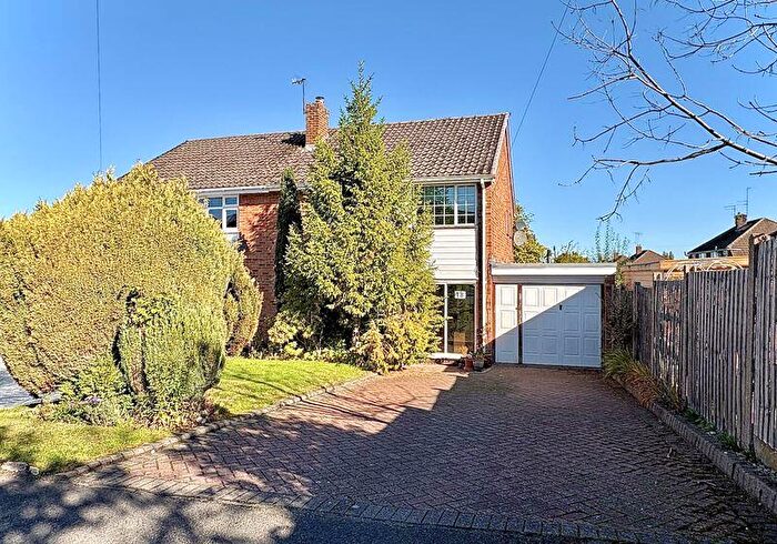 3 Bedroom Semi-Detached House For Sale In Greenfield View, Brownswall Estate, Sedgley, DY3