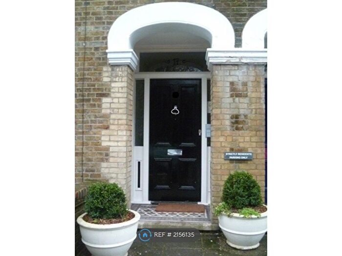 1 Bedroom Flat To Rent In Queens Road, Brentwood, CM14