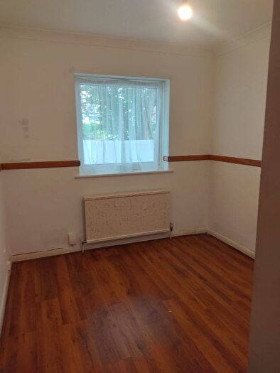 2 Bedroom Flat To Rent In Bond Road, Tolworth, KT6