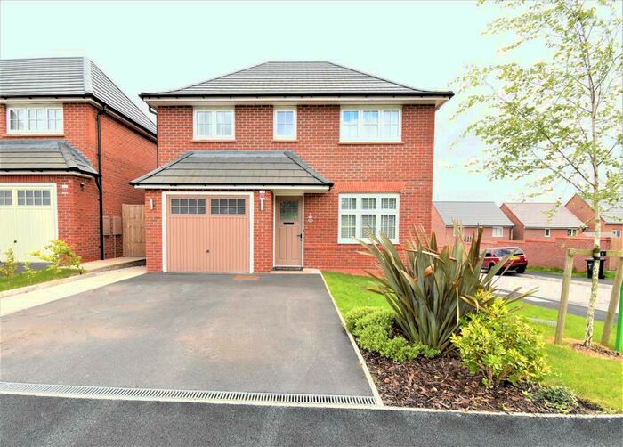 4 Bedroom Detached House To Rent In North Fold Close, Tyldesley, Manchester, M29