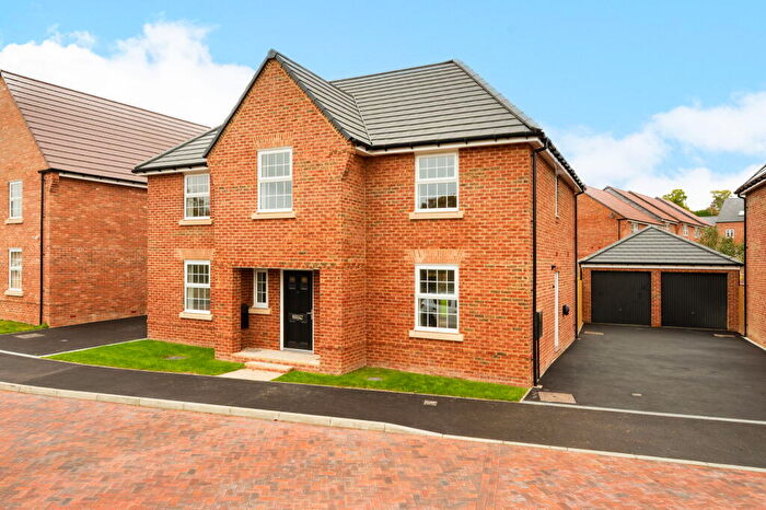 4 Bedroom Detached House For Sale In Battlement Crescent, Newbury, RG14