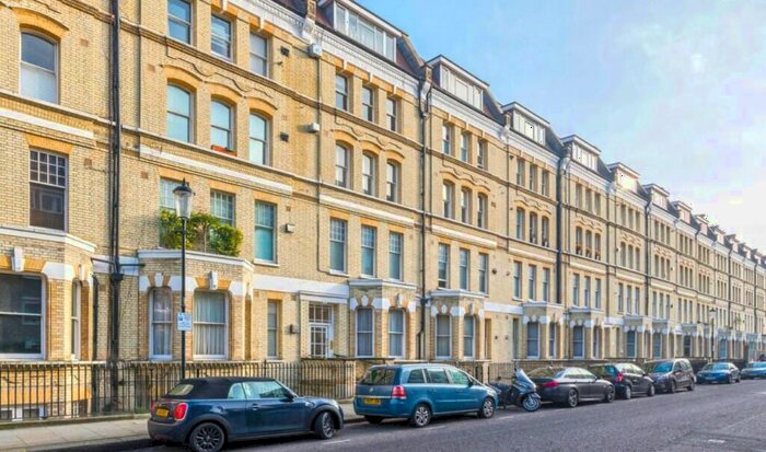 2 Bedroom Apartment To Rent In Elm Park Gardens, Chelsea, London, SW10