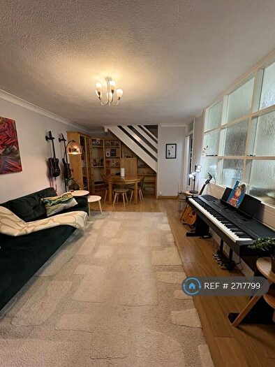 2 Bedroom Flat To Rent In Trent Court, London, E11