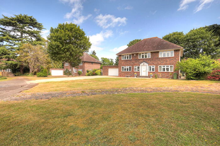 5 Bedroom Detached House For Sale In The Witherings, Emerson Park, Hornchurch, RM11
