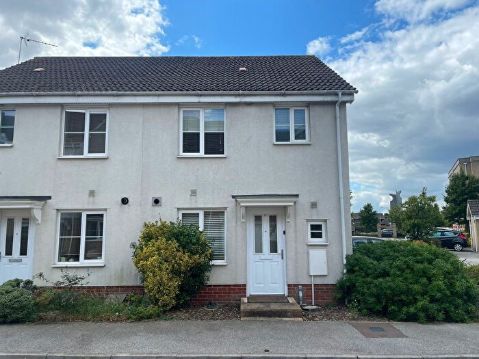 3 Bedroom Semi-Detached House To Rent In Newman Drive, Ipswich, IP5