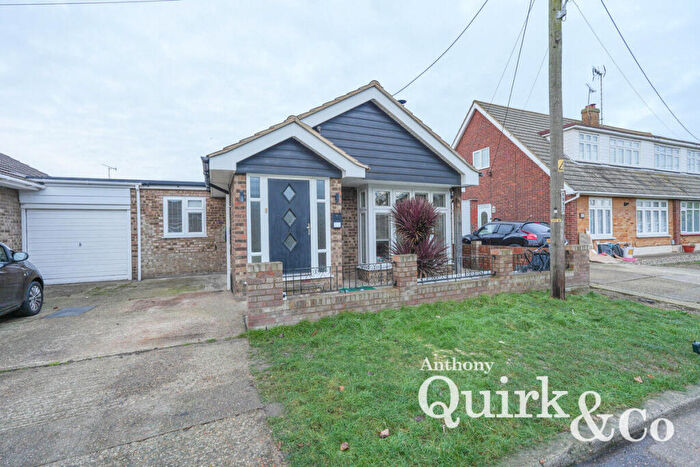 2 Bedroom Detached Bungalow For Sale In Abensburg Road, Canvey Island, SS8
