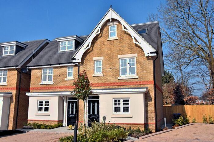 3 Bedroom Town House To Rent In Payton Gardens, Cookham, Maidenhead, Berkshire, SL6