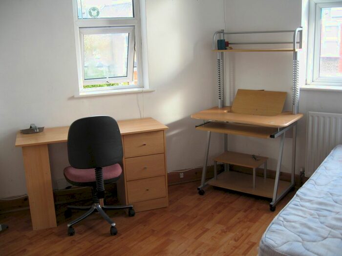 1 Bedroom End Of Terrace House To Rent In Very Near Hessel Road Area, Ealing Northfields Area, W13