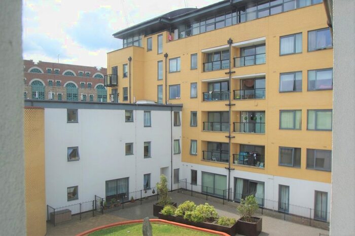 2 Bedroom Flat To Rent In Lord Street, Watford, WD17