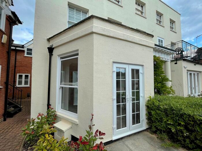 Studio To Rent In Dashwood Road, Gravesend, DA11