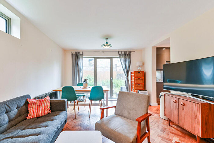 3 Bedroom Flat For Sale In Pellerin Road, Newington Green, , Newington Green, London, N16
