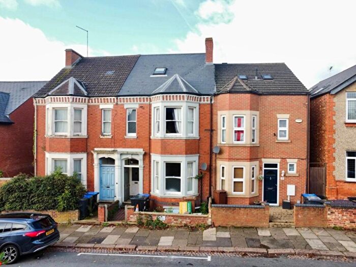 5 Bedroom Town House For Sale In Clarence Avenue, Queens Park, Northampton, NN2