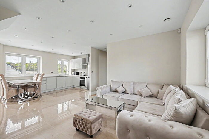 3 Bedroom Duplex For Sale In Phoenix Mews, Walderslade Woods, Chatham, ME5