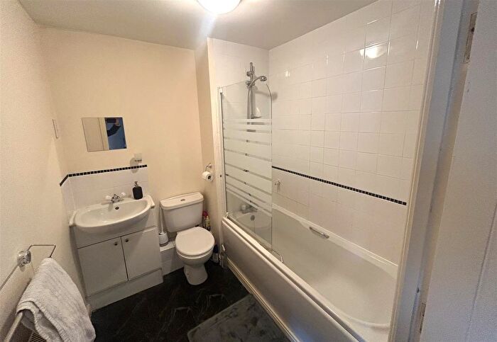 2 Bedroom Flat To Rent In Bright Wire Crescent, Eastleigh, SO50
