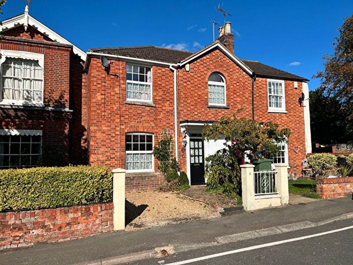 2 Bedroom Terraced House For Sale In North Square, Newport Pagnell, MK16