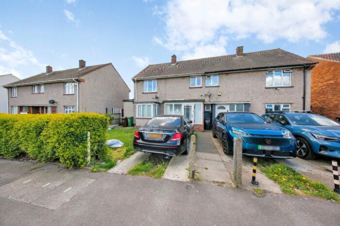 3 Bedroom Semi Detached House For Sale In Rose Lane, Romford, RM6