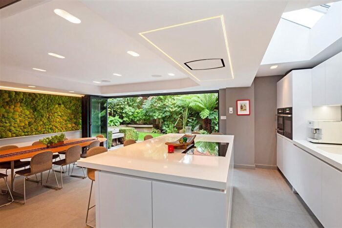 6 Bedroom Semi-Detached House To Rent In Fairfax Road, London, W4