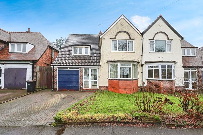 4 Bedroom Semi-Detached House For Sale In Grove Road, Kings Heath, Birmingham, West Midlands, B14