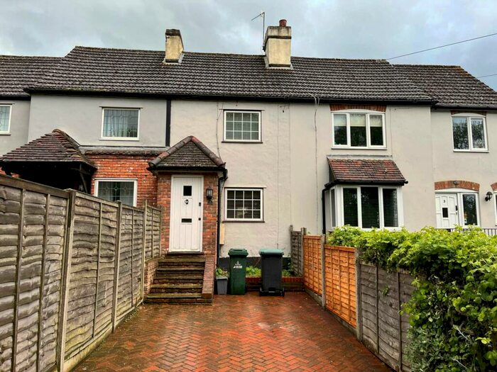 1 Bedroom Cottage To Rent In Bedmond Road, Pimlico, HP3