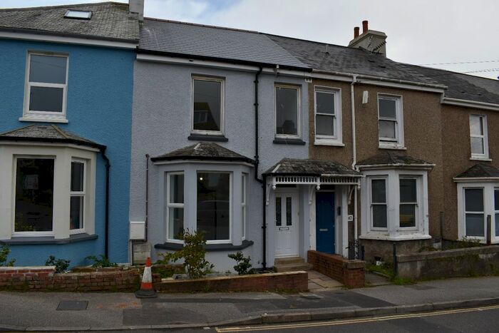 2 Bedroom Flat To Rent In Dracaena Avenue, Falmouth, TR11