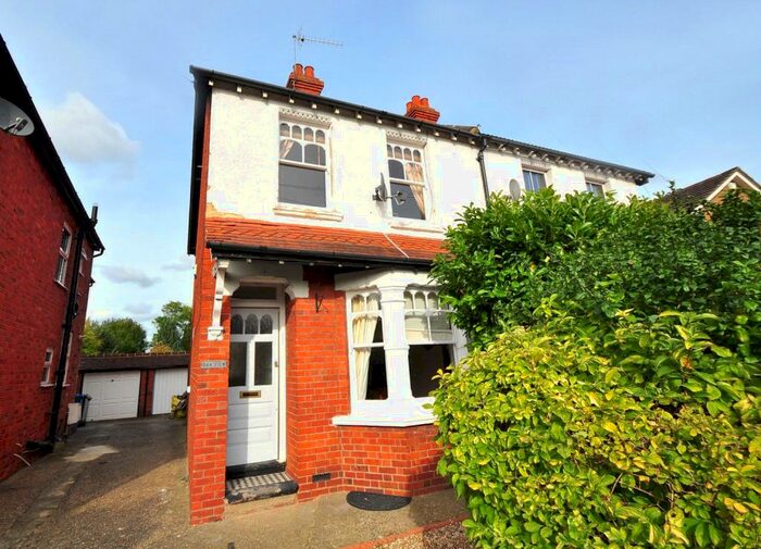 2 Bedroom Semi-Detached House To Rent In St. Marks Crescent, Maidenhead, Berkshire, SL6