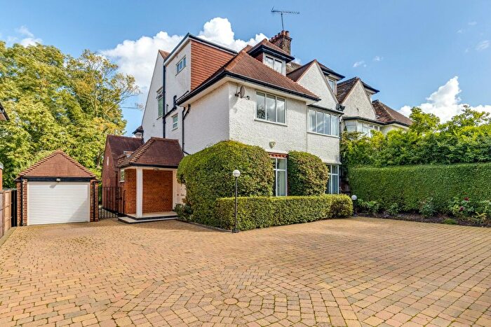 5 Bedroom Semi-Detached House For Sale In The Ridgeway, London, NW11