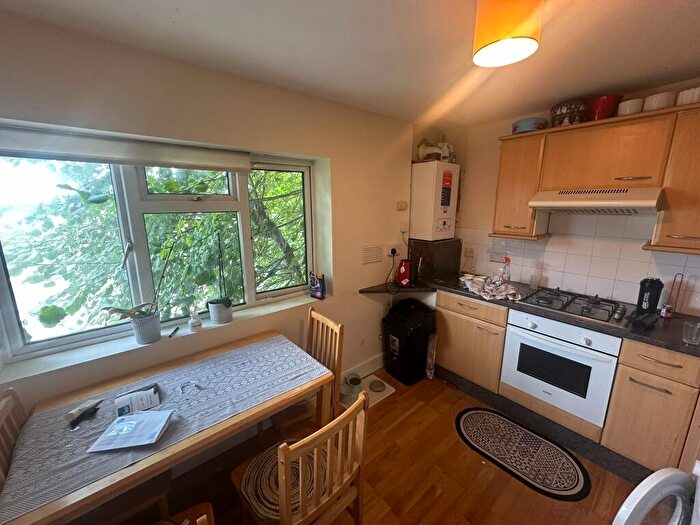 1 Bedroom Flat To Rent In Wood Street, London, E17
