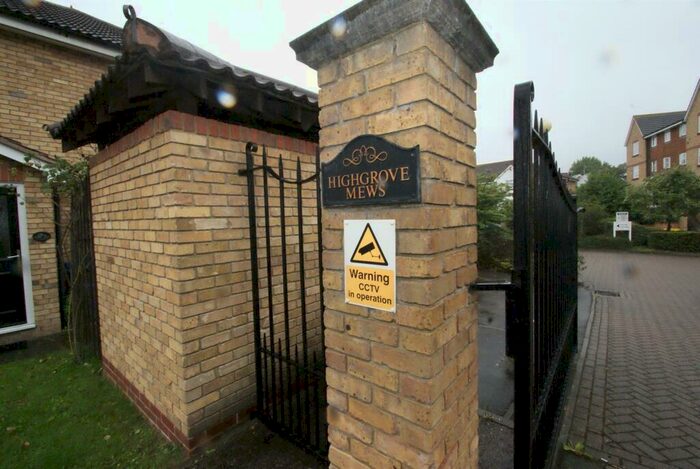 2 Bedroom Apartment To Rent In Highgrove Mews, Grays, RM17