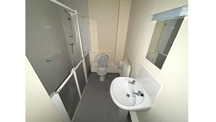 1 Bedroom Flat For Sale In Flat, High Street, Aldershot, Hampshire, GU11