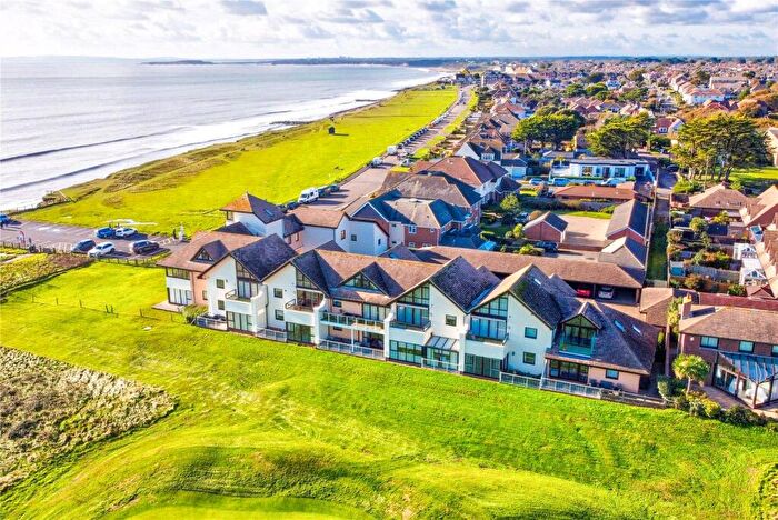 2 Bedroom Apartment For Sale In Greenside Court, Marine Drive East, Barton On Sea, BH25