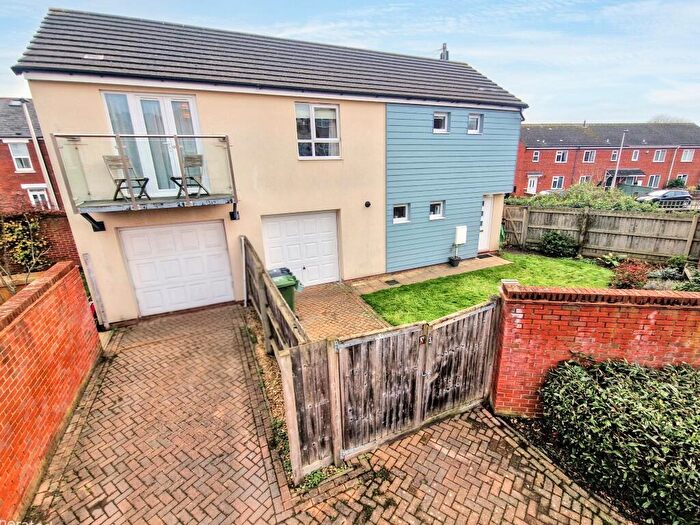 2 Bedroom Coach House For Sale In Sanford Place, Exeter, EX2