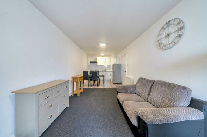 1 Bedroom Apartment To Rent In Bramlands Close, London, SW11