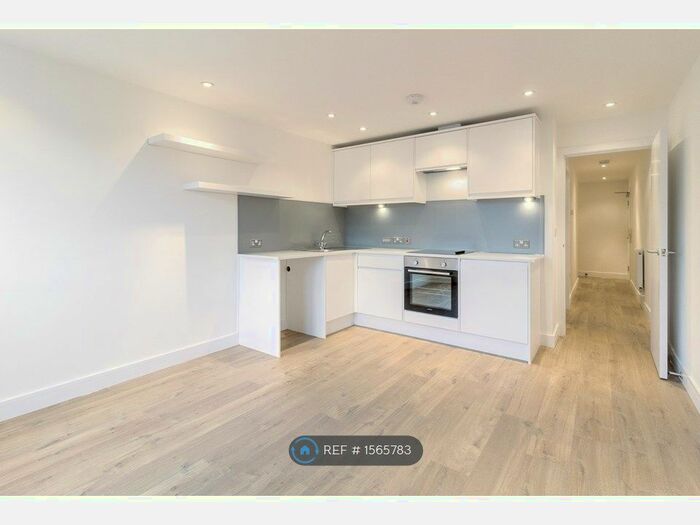 1 Bedroom Flat To Rent In School Lane, Kettering, NN16